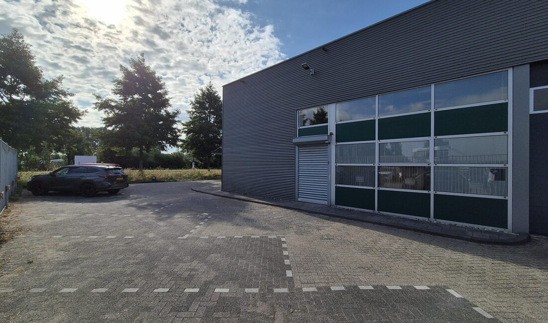 286693157
