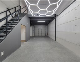 industrieweg-11-02-vuren foto 2